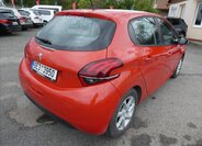 Peugeot 208 Hatchback 1,2 l 61 kw