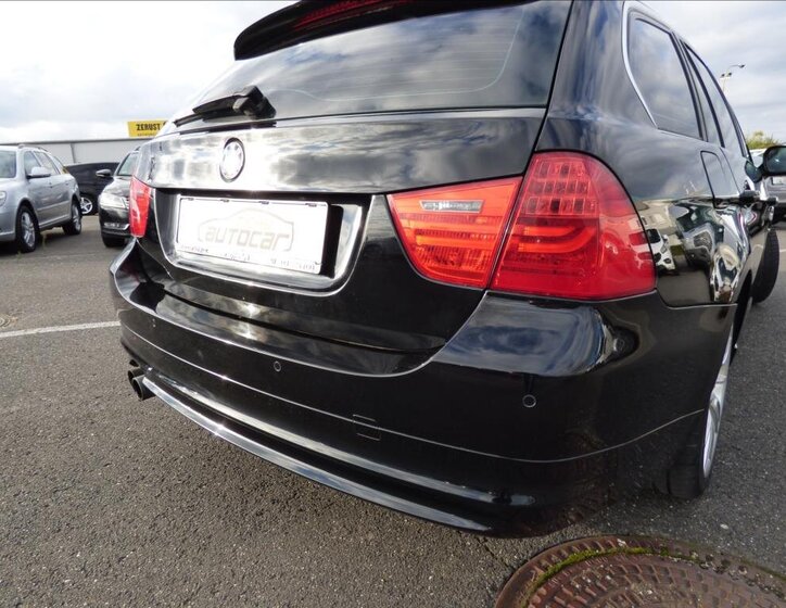 BMW Řada 3 Kombi 3,0 l 180 kw