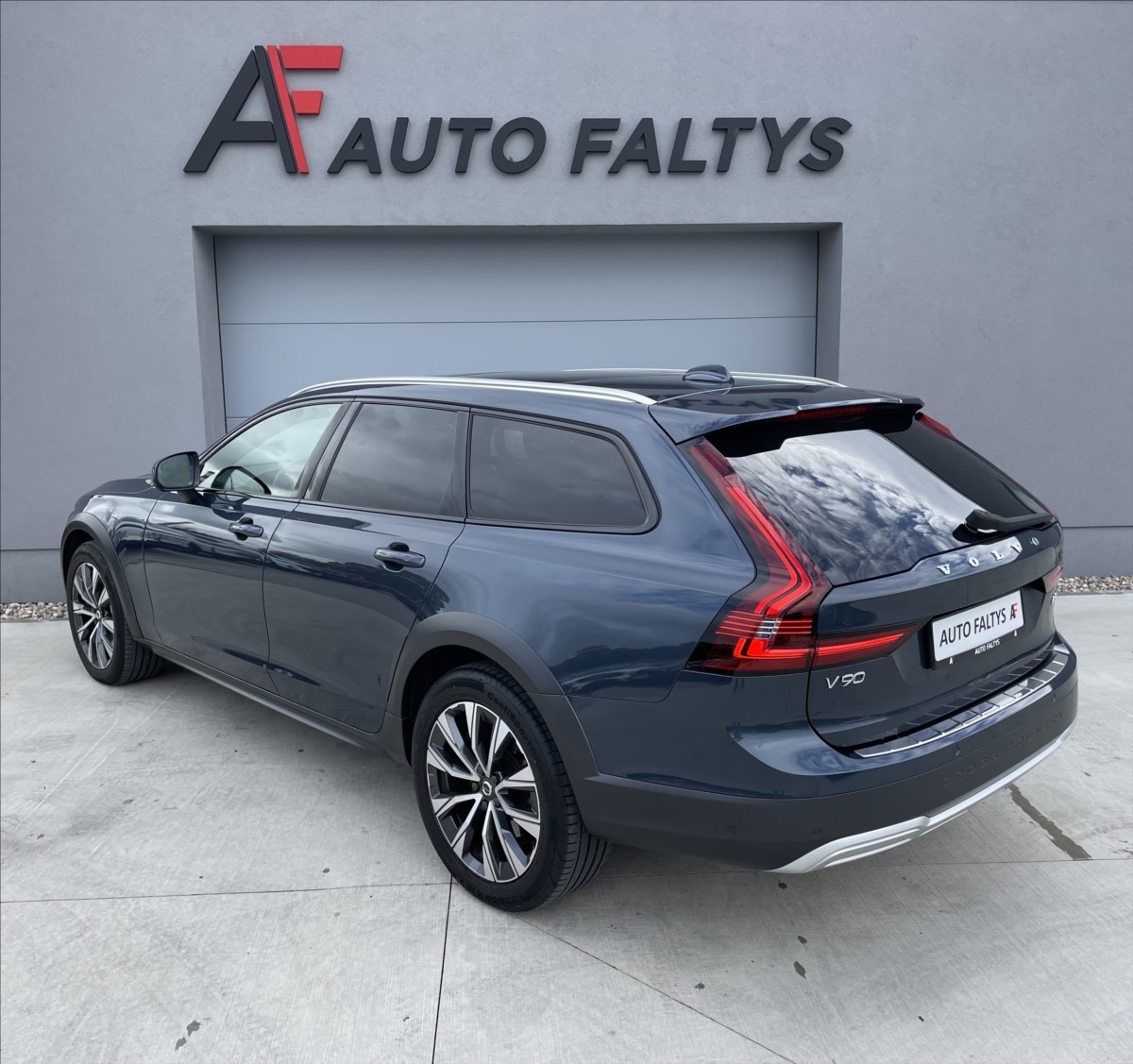 Volvo V90