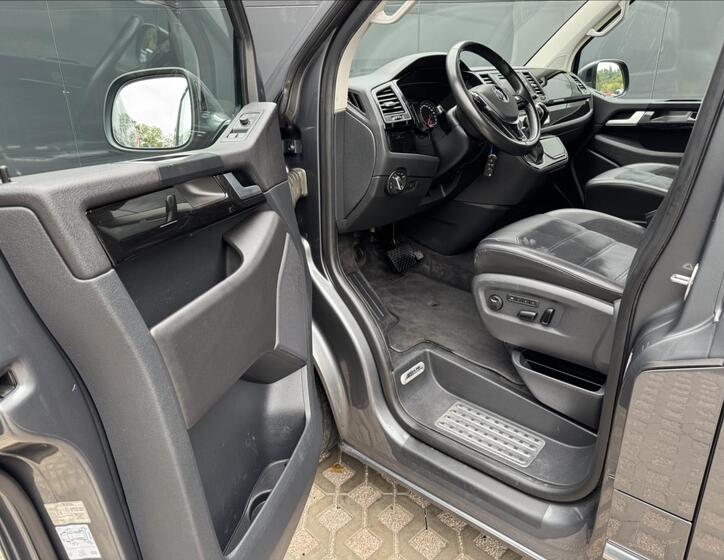 Volkswagen Multivan 10