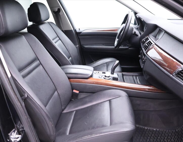 BMW X5 SUV 3,0 l 173 kw