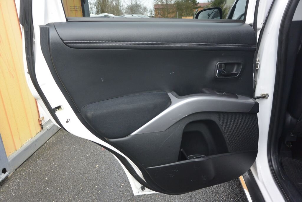 Mitsubishi Outlander SUV 2,3 l 130 kw