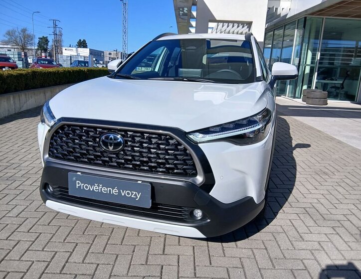 Toyota Corolla Cross SUV / Terénní 2,0 l 112 kw