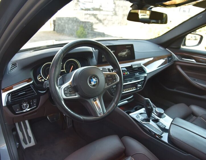 BMW Řada 5 Sedan / Limuzína 4,4 l 340 kw