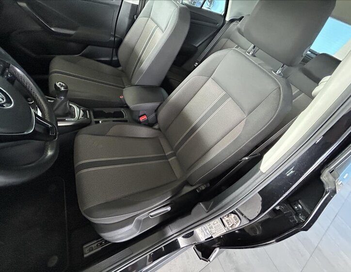 Volkswagen T-Roc SUV 2,0 l 110 kw