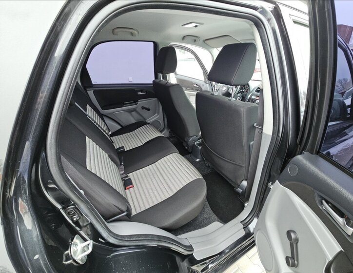 Suzuki SX4 24