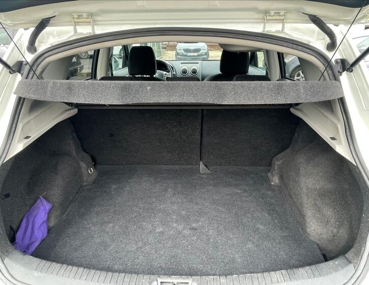 Nissan Qashqai SUV / Terénní 2,0 l 104 kw