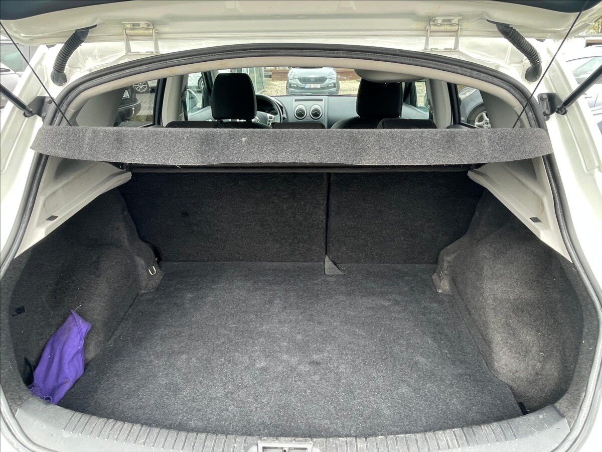 Nissan Qashqai SUV / Terénní 2,0 l 104 kw