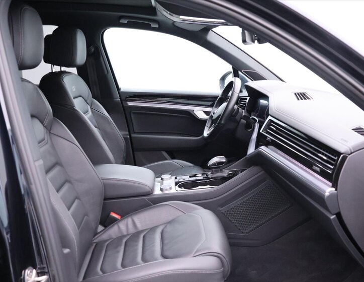 Volkswagen Touareg SUV / Terénní 3,0 l 210 kw