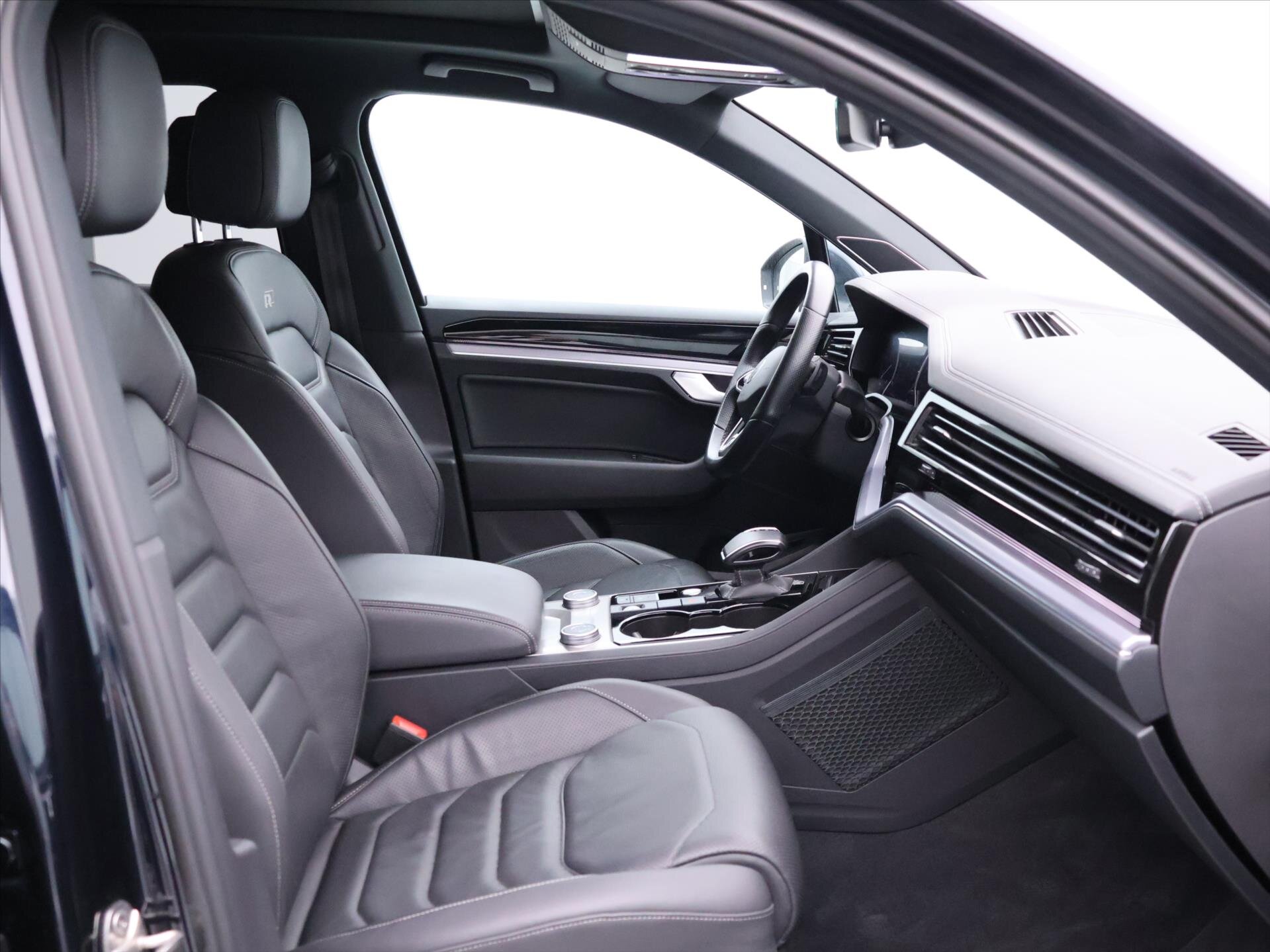 Volkswagen Touareg SUV / Terénní 3,0 l 210 kw