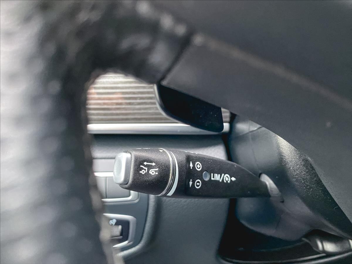 Mercedes-Benz Třídy V MPV 2,0 l 176 kw