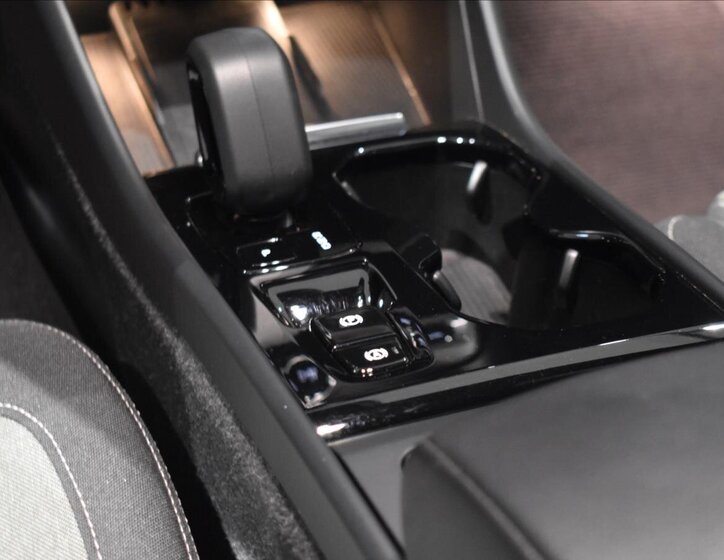 Volvo XC40 SUV 2,0 l 120 kw