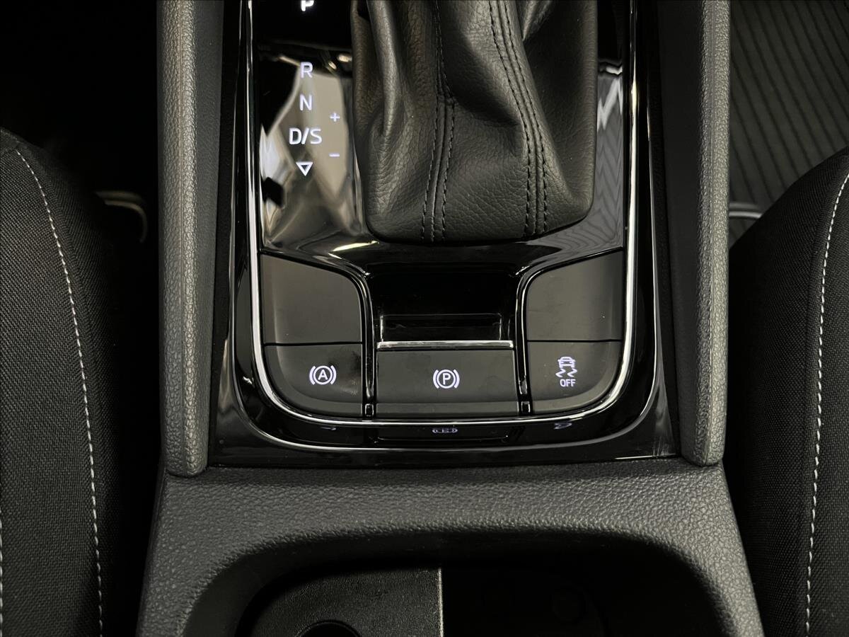 Škoda Karoq SUV / Terénní 1,5 l 110 kw