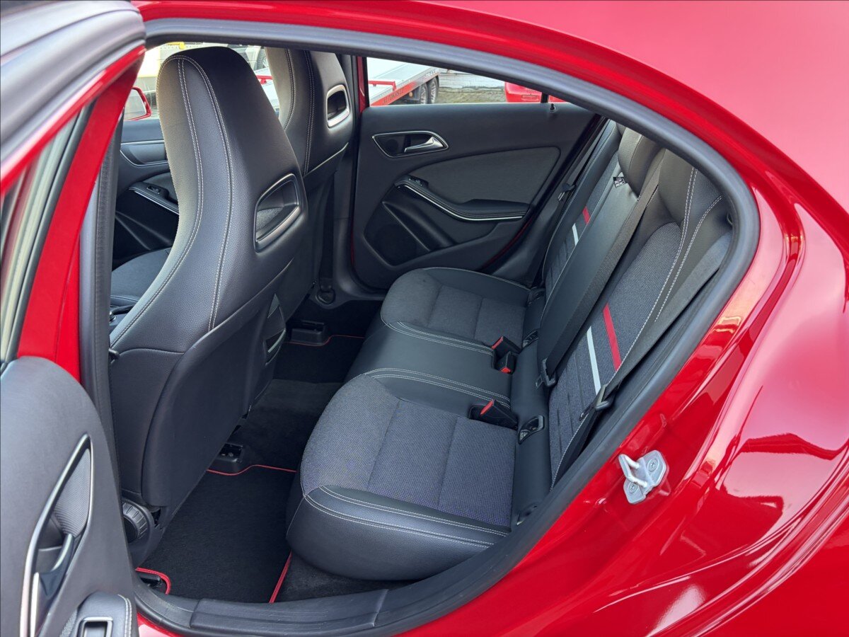 Mercedes-Benz Třídy A Hatchback 1,6 l 90 kw