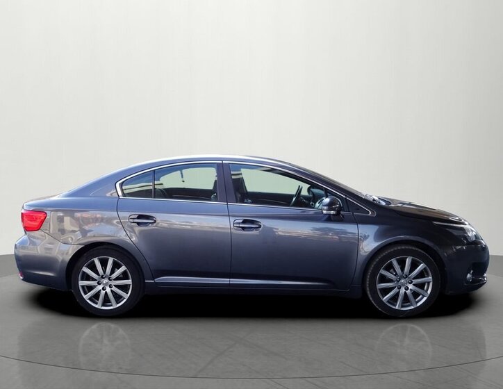 Toyota Avensis Sedan / Limuzína 2,0 l 112 kw