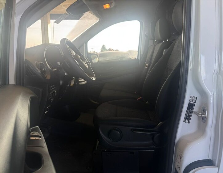 Mercedes-Benz Vito 10