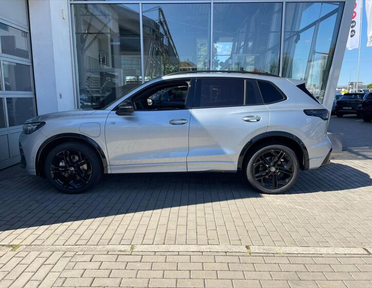Volkswagen Tiguan 8