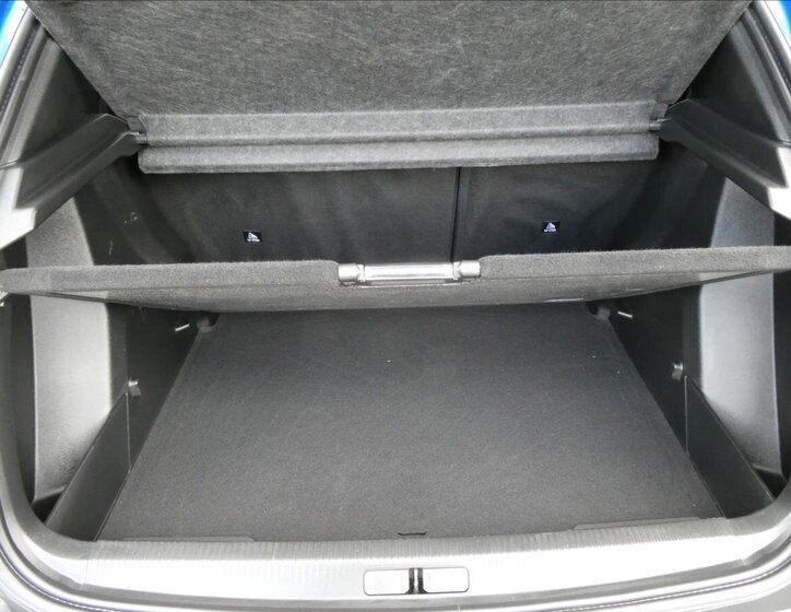 Peugeot 2008 SUV 1,2 l 96 kw