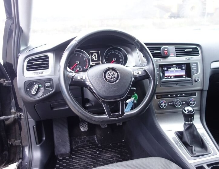 Volkswagen Golf 23