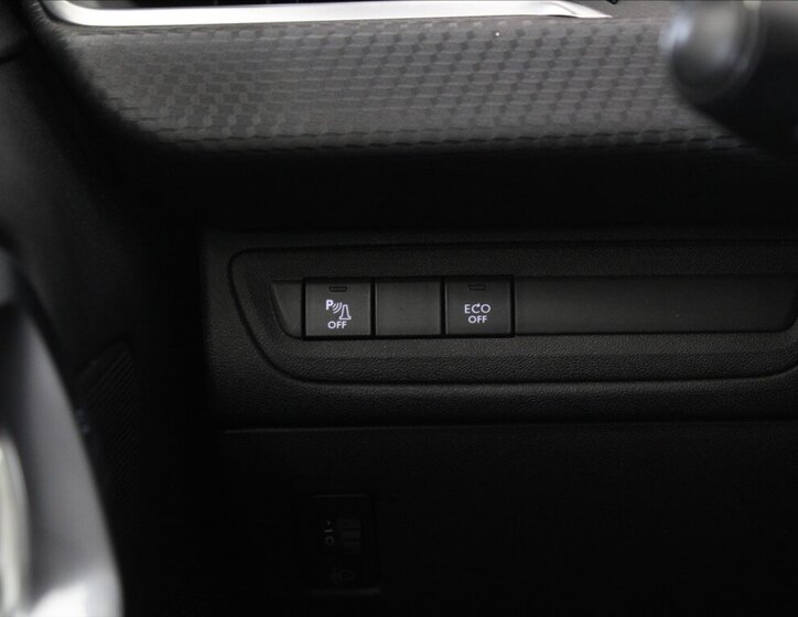 Peugeot 208 Hatchback 1,2 l 81 kw