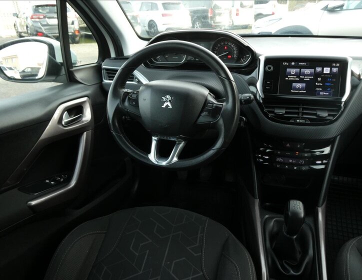 Peugeot 2008 SUV 1,2 l 60 kw