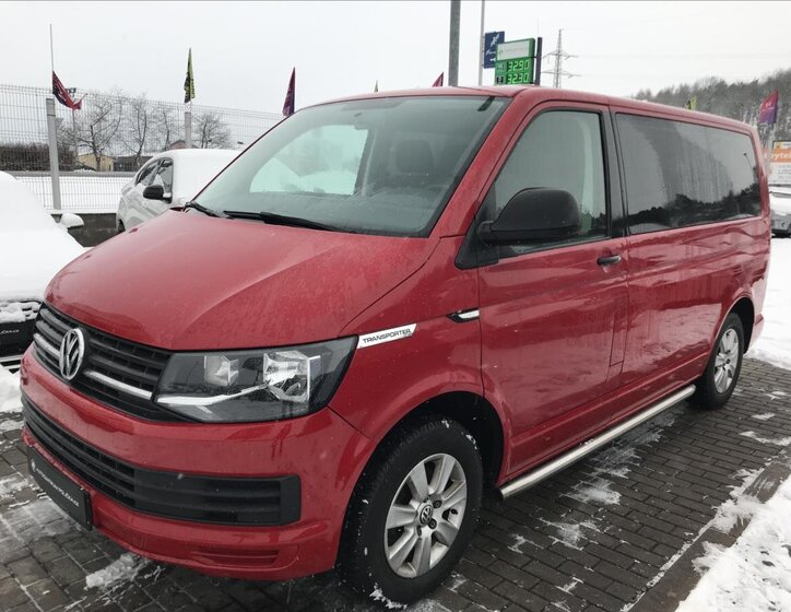 Volkswagen Transporter Kombi 2,0 l 62 kw