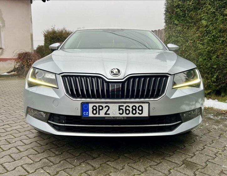 Škoda Superb 9
