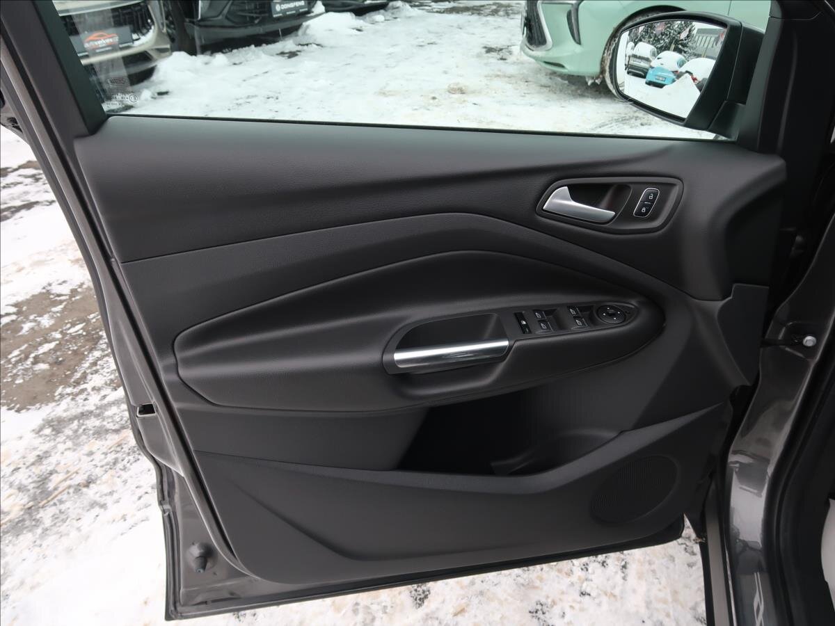 Ford Kuga SUV 1,5 l 110 kw