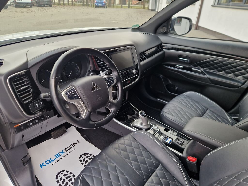 Mitsubishi Outlander SUV / Terénní 2,4 l 165 kw