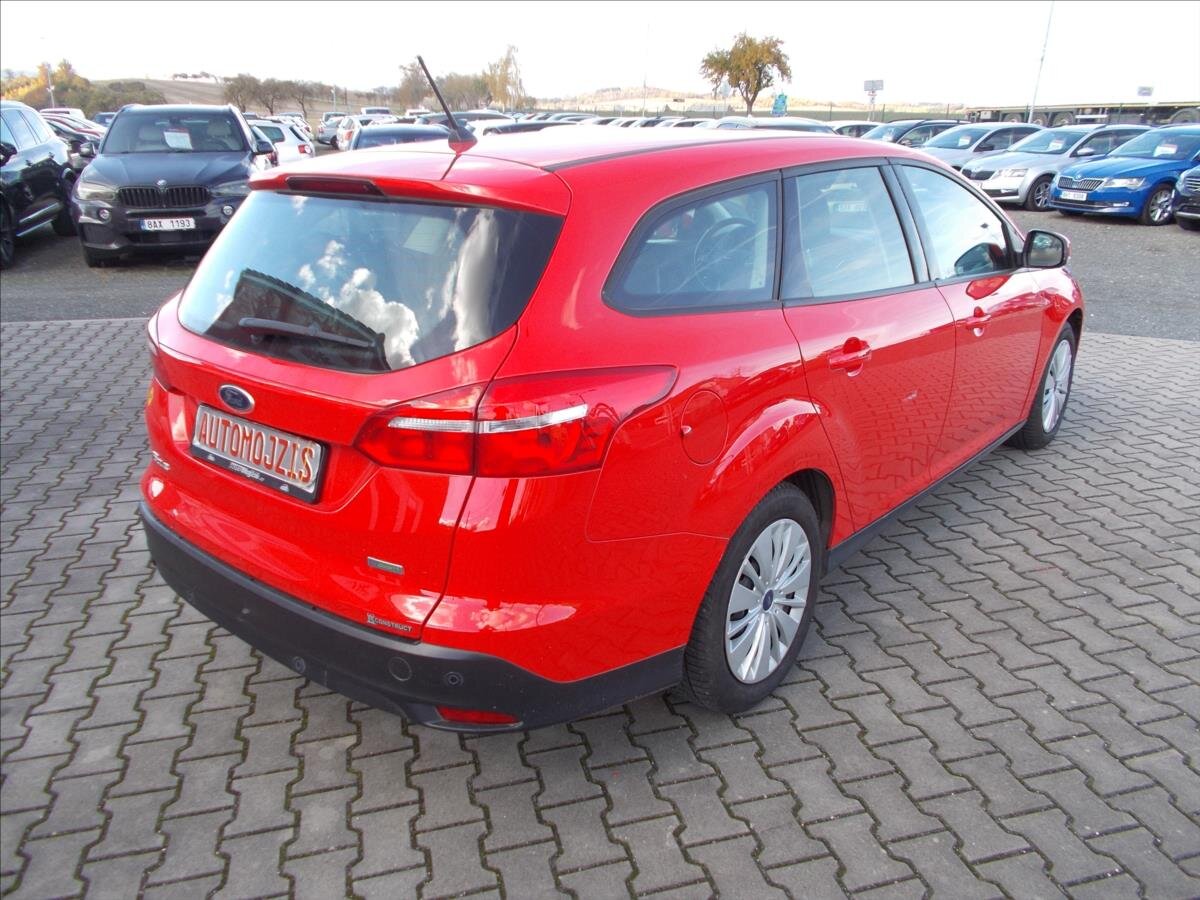 Ford Focus Kombi 999,0 74 kw