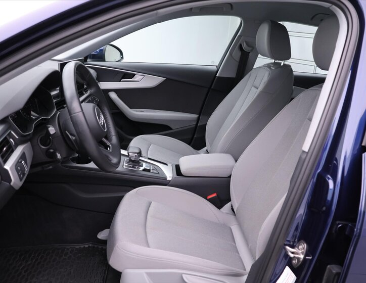 Audi A4 Sedan / Limuzína 2,0 l 120 kw