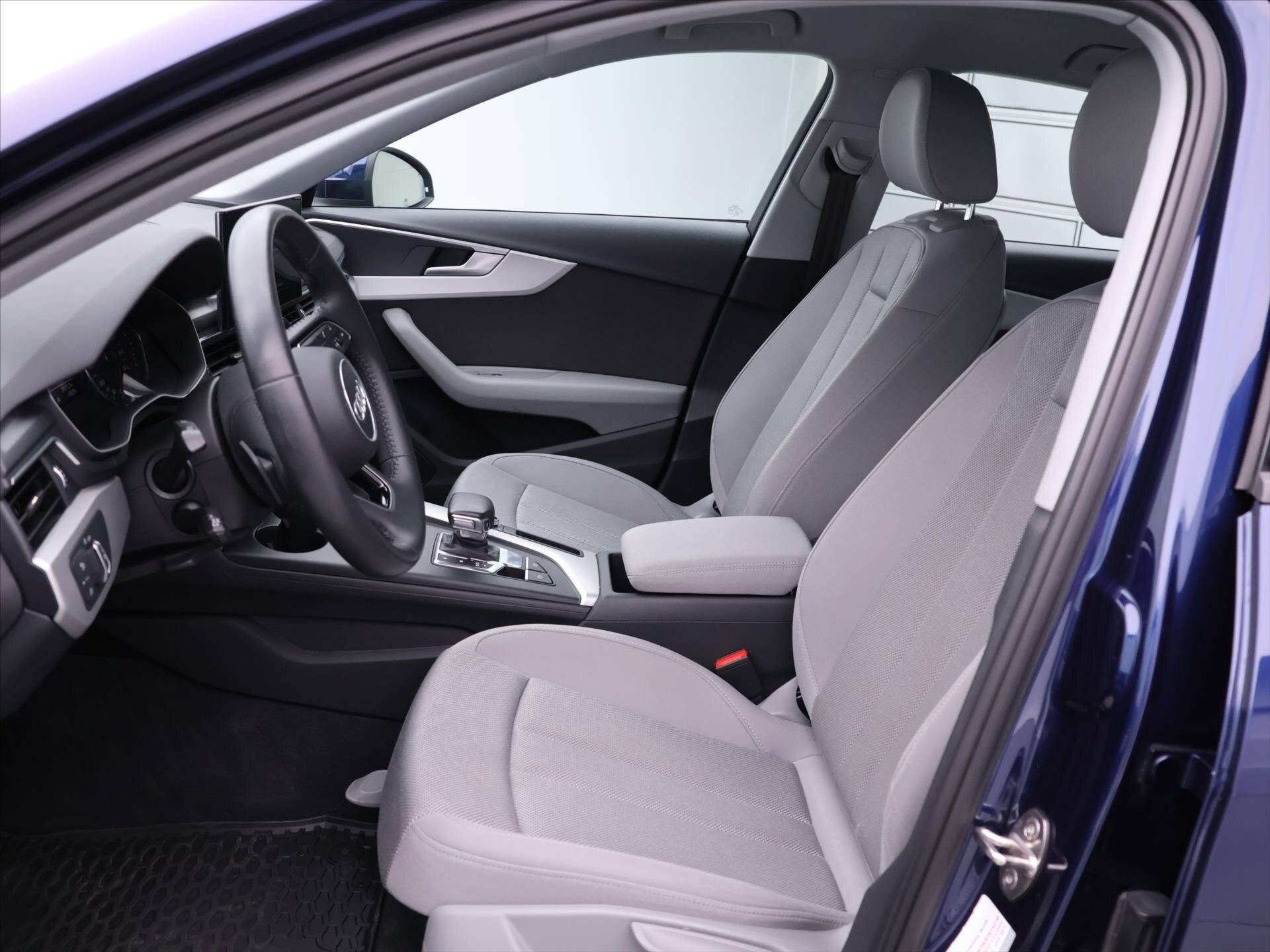 Audi A4 Sedan / Limuzína 2,0 l 120 kw