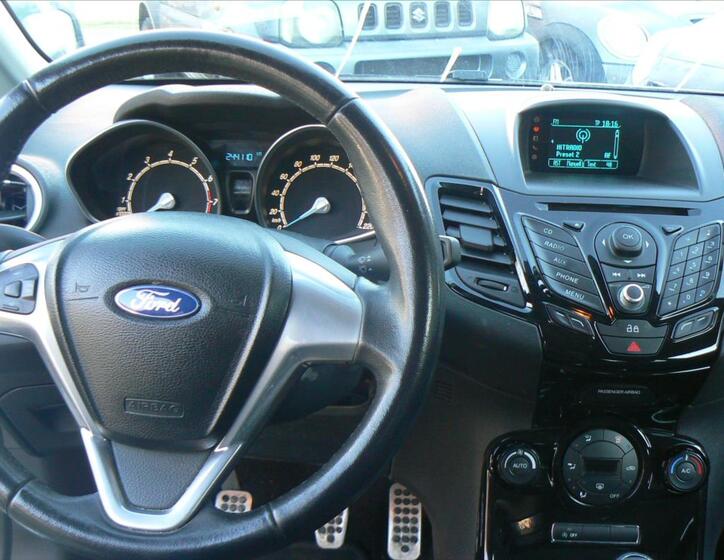 Ford Fiesta 12