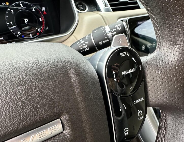 Land Rover Range Rover SUV 4,4 l 250 kw