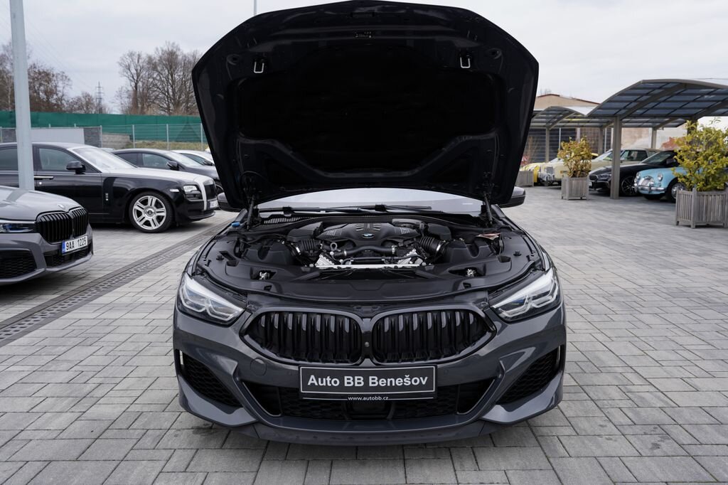 BMW Řada 8 Kabriolet 4,4 l 390 kw