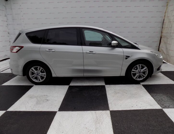 Ford S-MAX 6