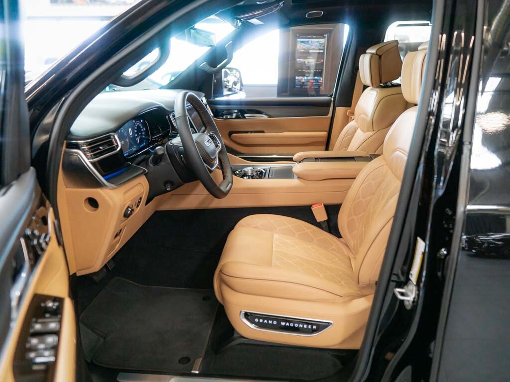 Jeep Grand Wagoneer SUV 6,4 l 351 kw