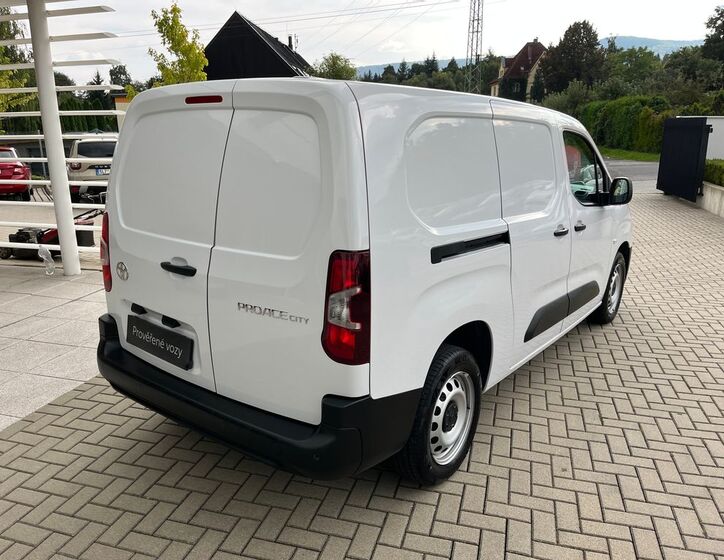 Toyota ProAce 6