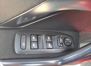 Peugeot 2008 MPV 1,2 l 81 kw