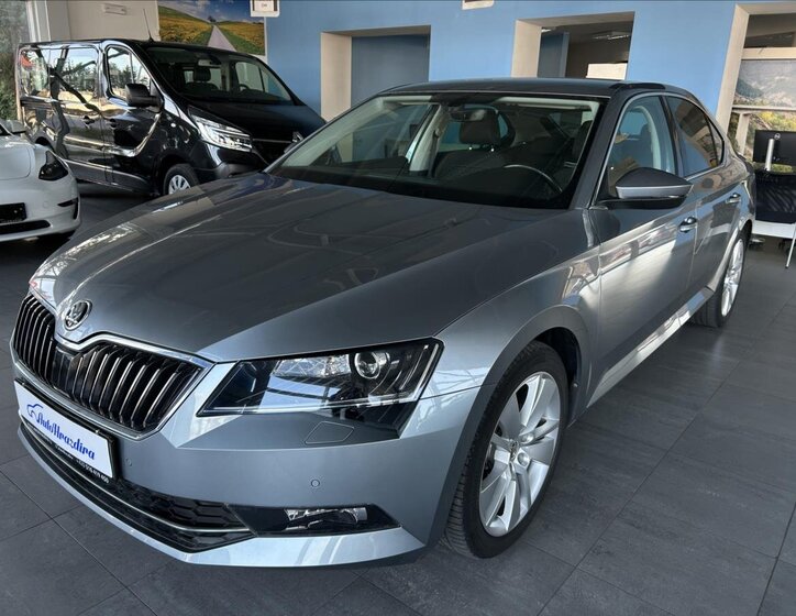 Škoda Superb Sedan / Limuzína 1,4 l 110 kw