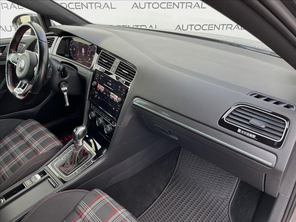 Volkswagen Golf Hatchback 2,0 l 210 kw