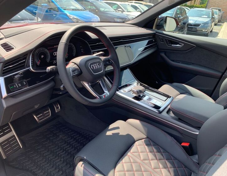 Audi Q8 19