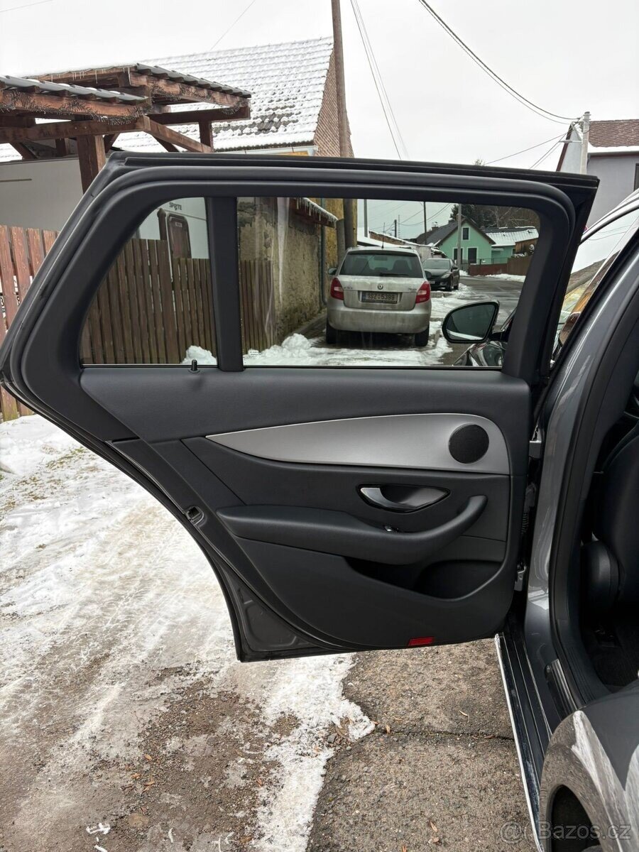 Mercedes-Benz Třídy E Kombi 0,0 0