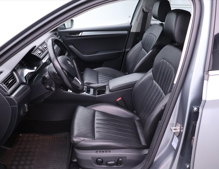 Škoda Superb Liftback 2,0 l 140 kw