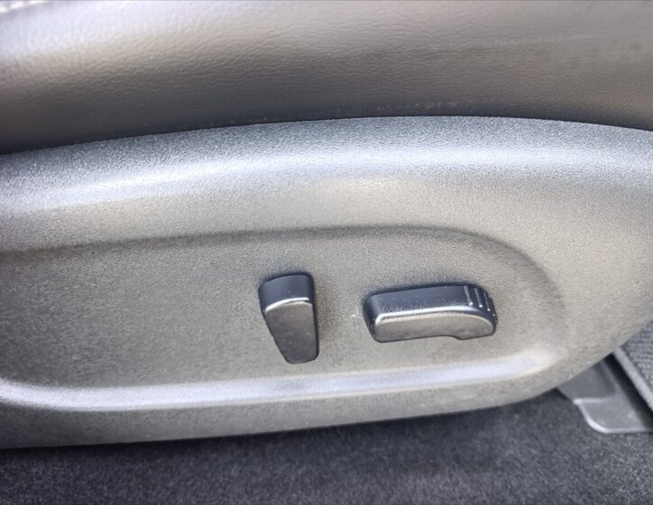 Nissan Pathfinder SUV / Terénní 3,5 l 212 kw