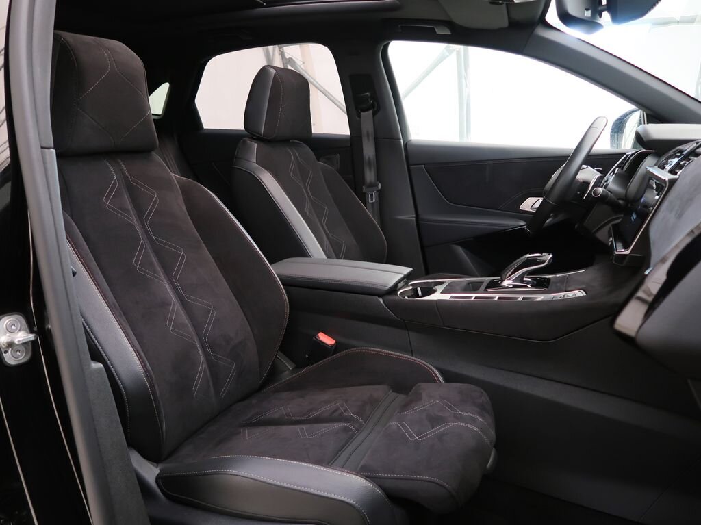 DS Automobiles DS7 Crossback SUV / Terénní 1,6 l 147 kw