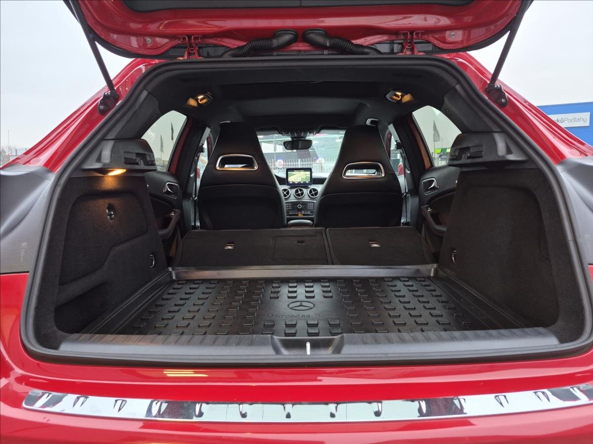 Mercedes-Benz GLA SUV / Terénní 1,6 l 115 kw