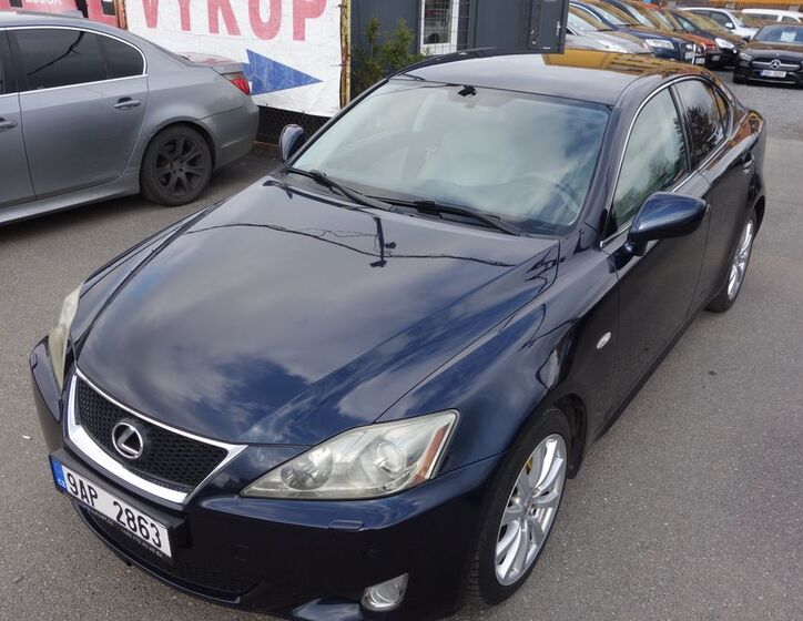 Lexus IS 220 5