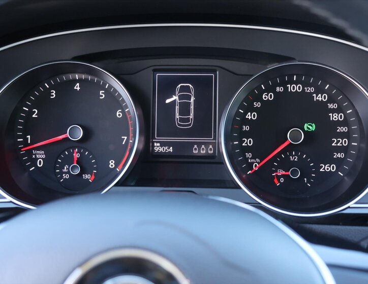 Volkswagen Passat Sedan / Limuzína 1,4 l 110 kw