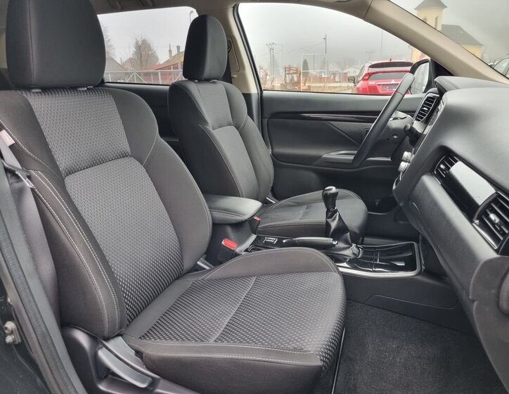 Mitsubishi Outlander SUV 2,0 l 110 kw